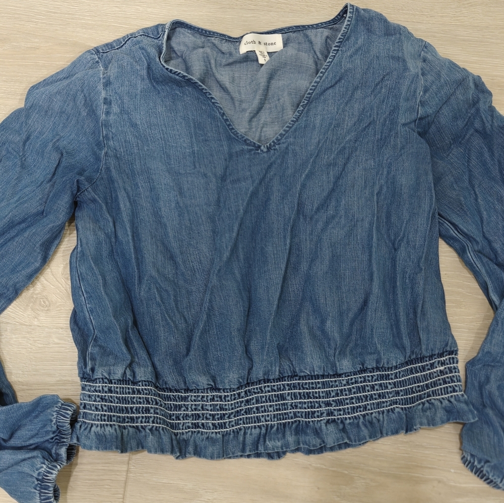 ANTHRO Top || Small - Picture 2 of 2